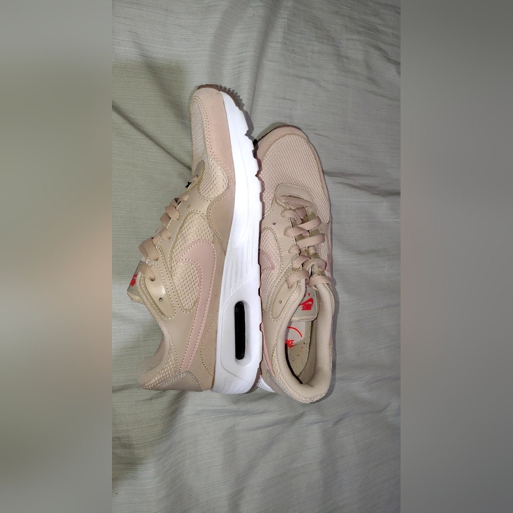 Nike Women's Beige Sneakers - Picture 7 of 8